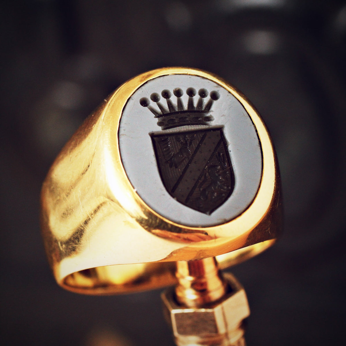 Super Quality 18ct Gold Intaglio Crest Signet Ring