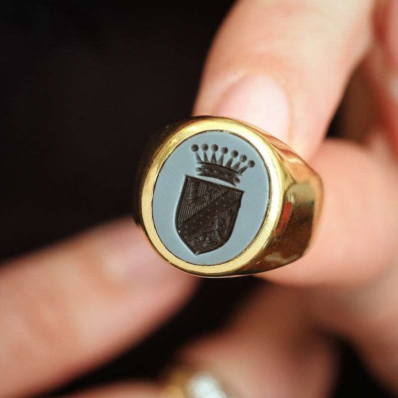 Super Quality 18ct Gold Intaglio Crest Signet Ring
