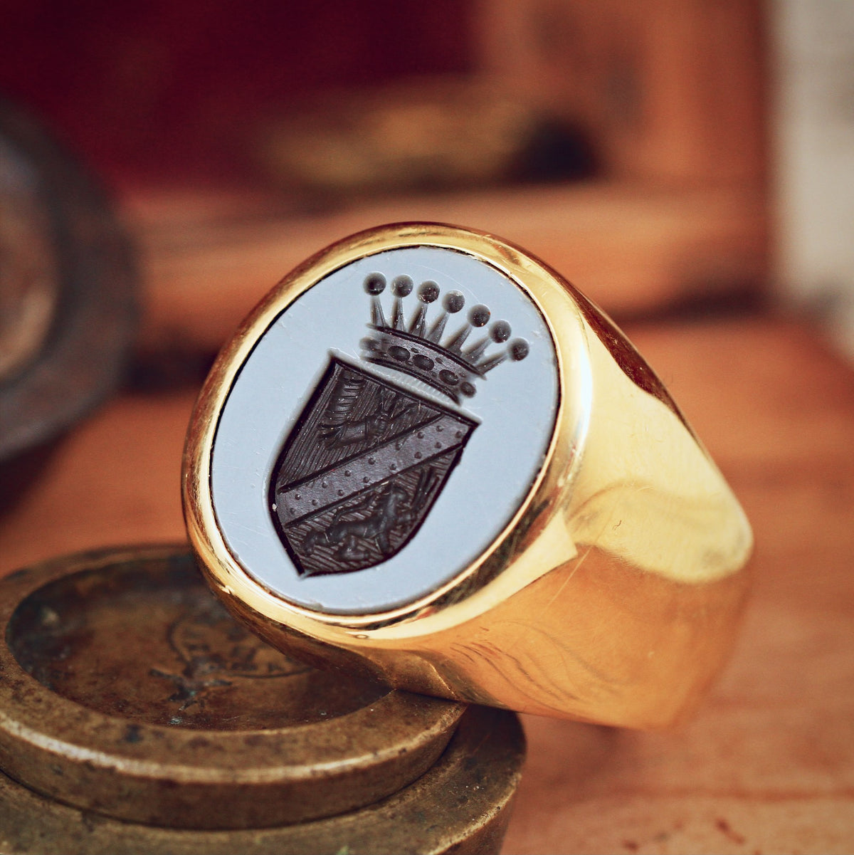Super Quality 18ct Gold Intaglio Crest Signet Ring