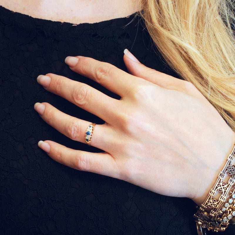 Cutest! Date 1907 Sapphire & Diamond Ring