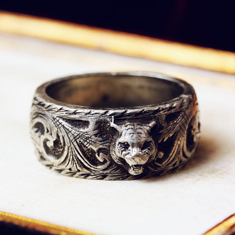 Gucci gatto thin silver 10mm ring with feline store head