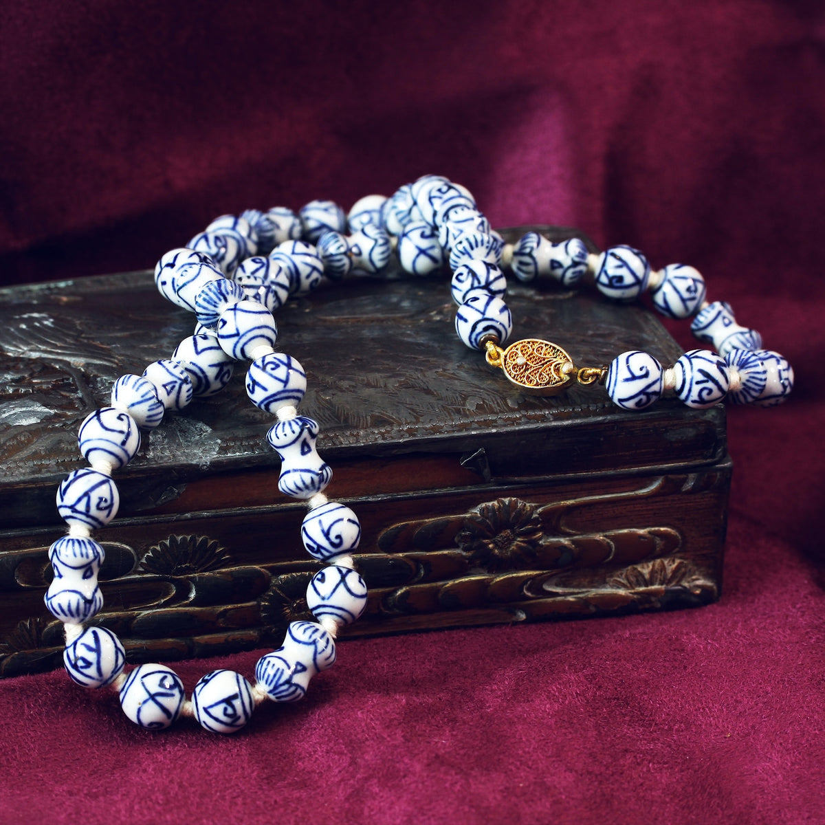 Vintage Chinese Blue & White Porcelain Bead Necklace