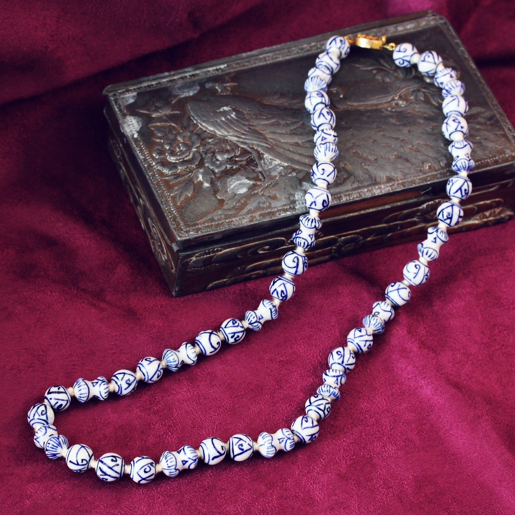 Vintage Chinese Blue & White Porcelain Bead Necklace – Fetheray