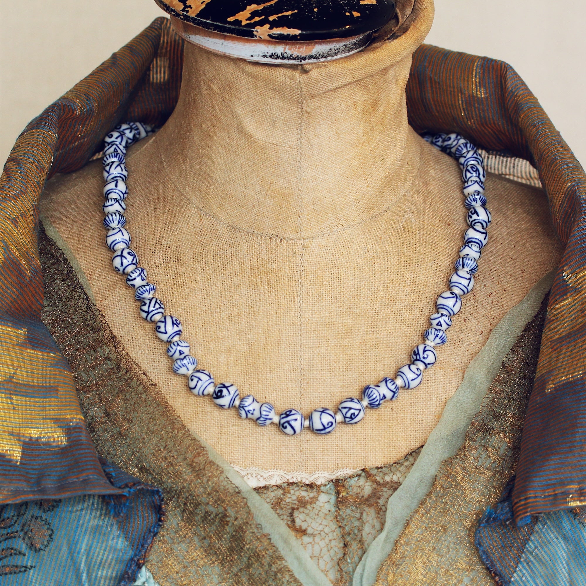 Vintage Chinese Blue & White Porcelain Bead Necklace – Fetheray