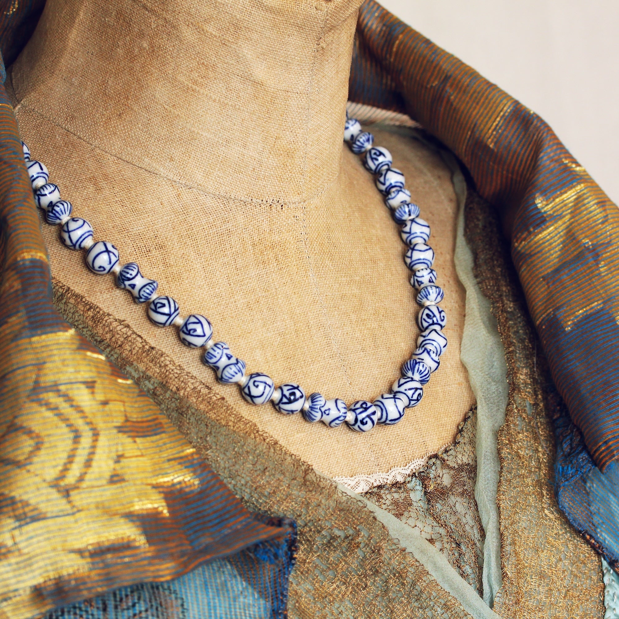 Vintage Chinese Blue & White Porcelain Bead Necklace – Fetheray