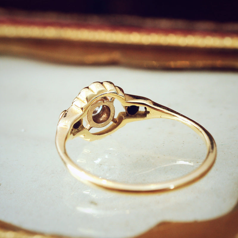 Unusual Vintage 18ct Gold Diamond Ring