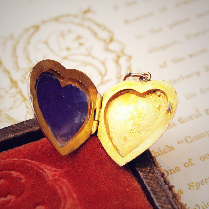 Vintage gold heart best sale locket