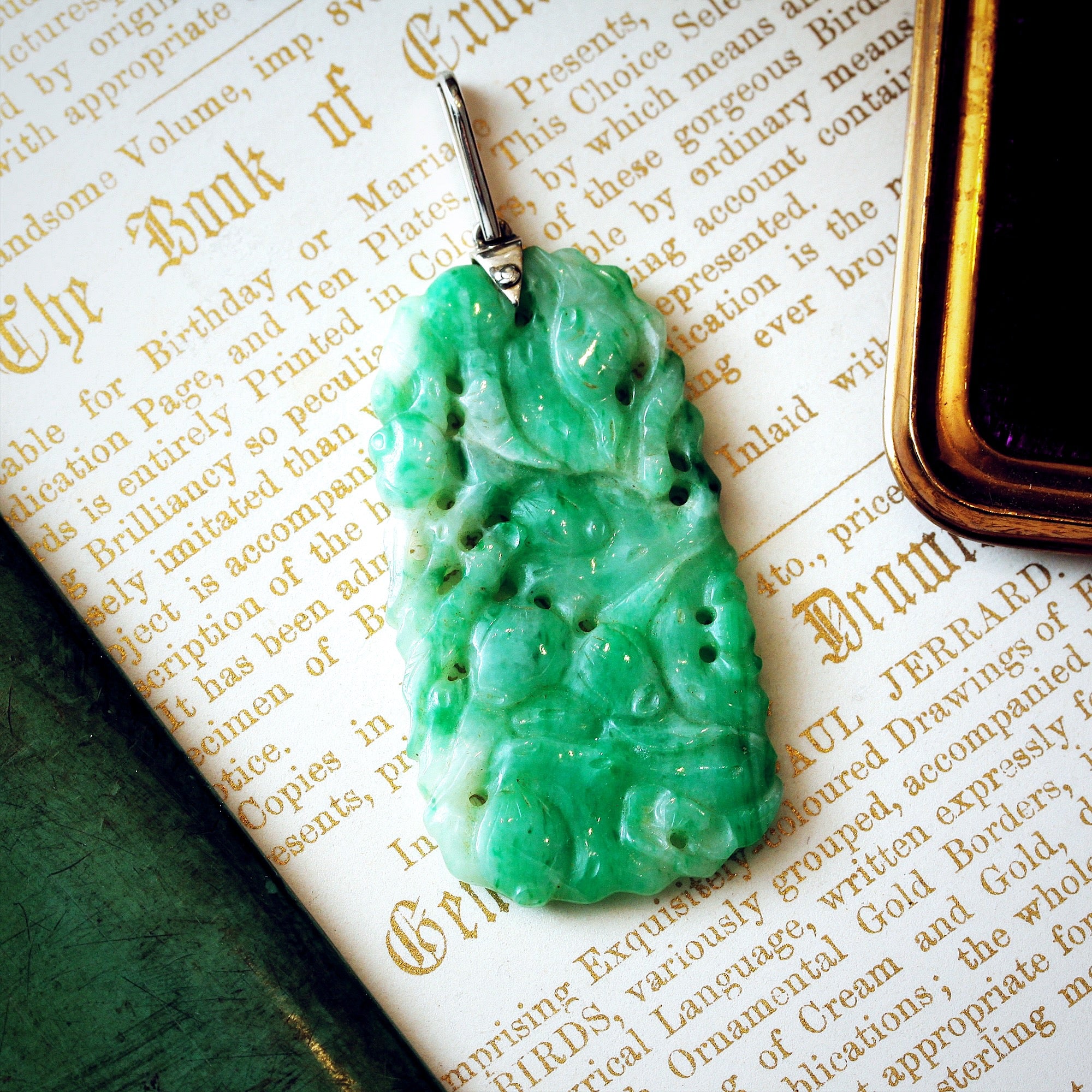 Antique jade necklace for on sale sale