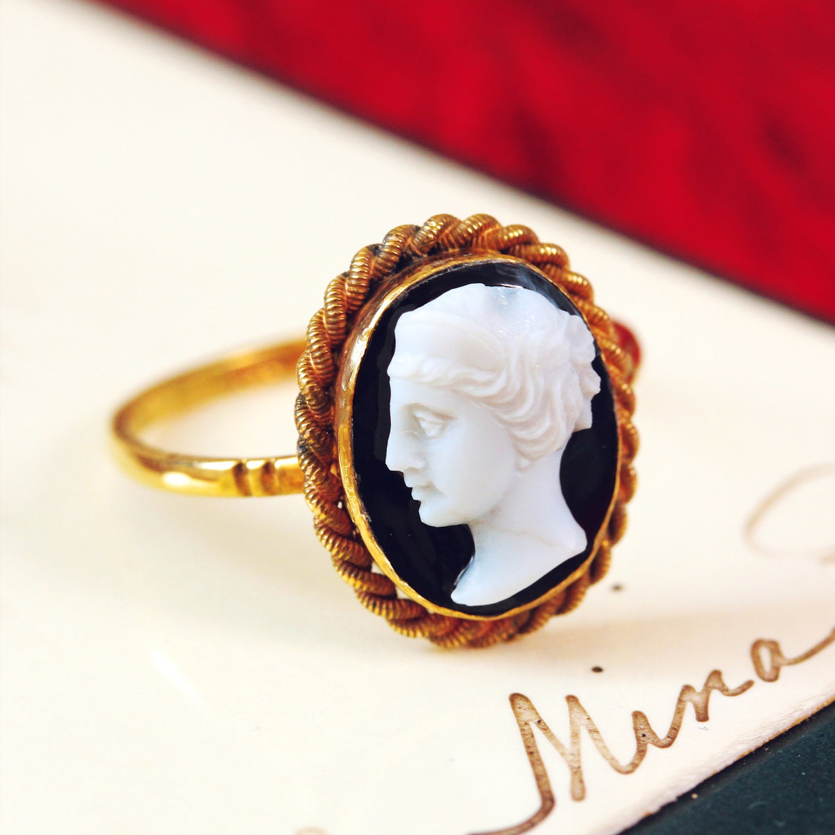 Vintage 9ct Gold Portrait Cameo Ring