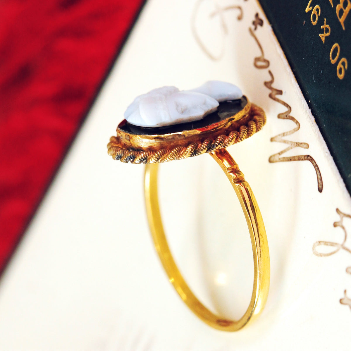 Vintage 9ct Gold Portrait Cameo Ring