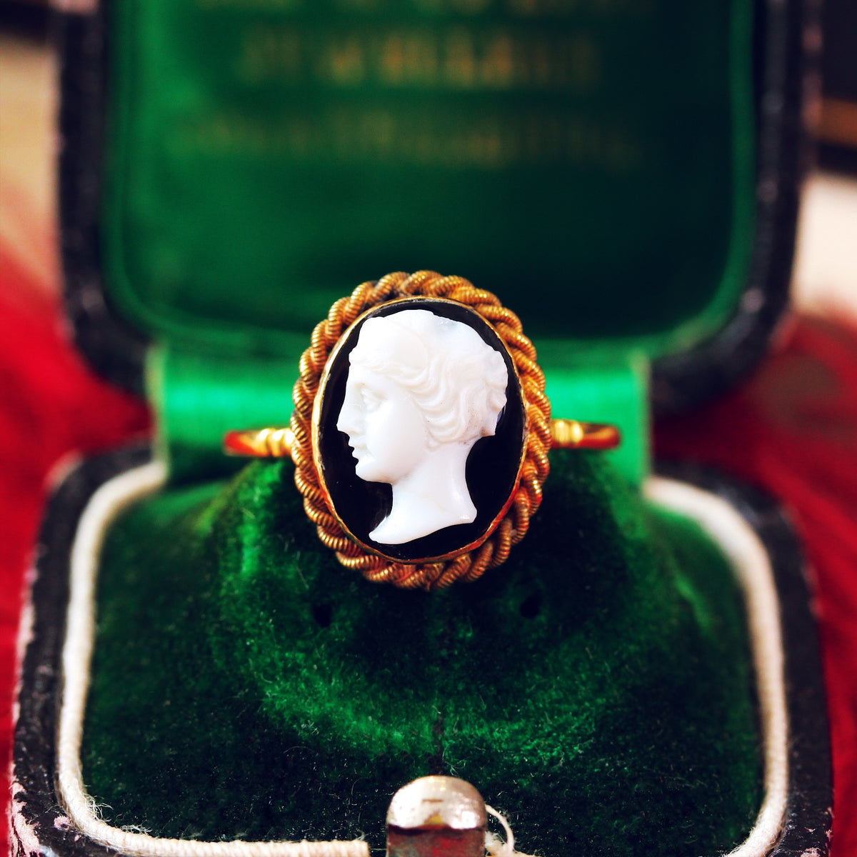 Vintage 9ct Gold Portrait Cameo Ring