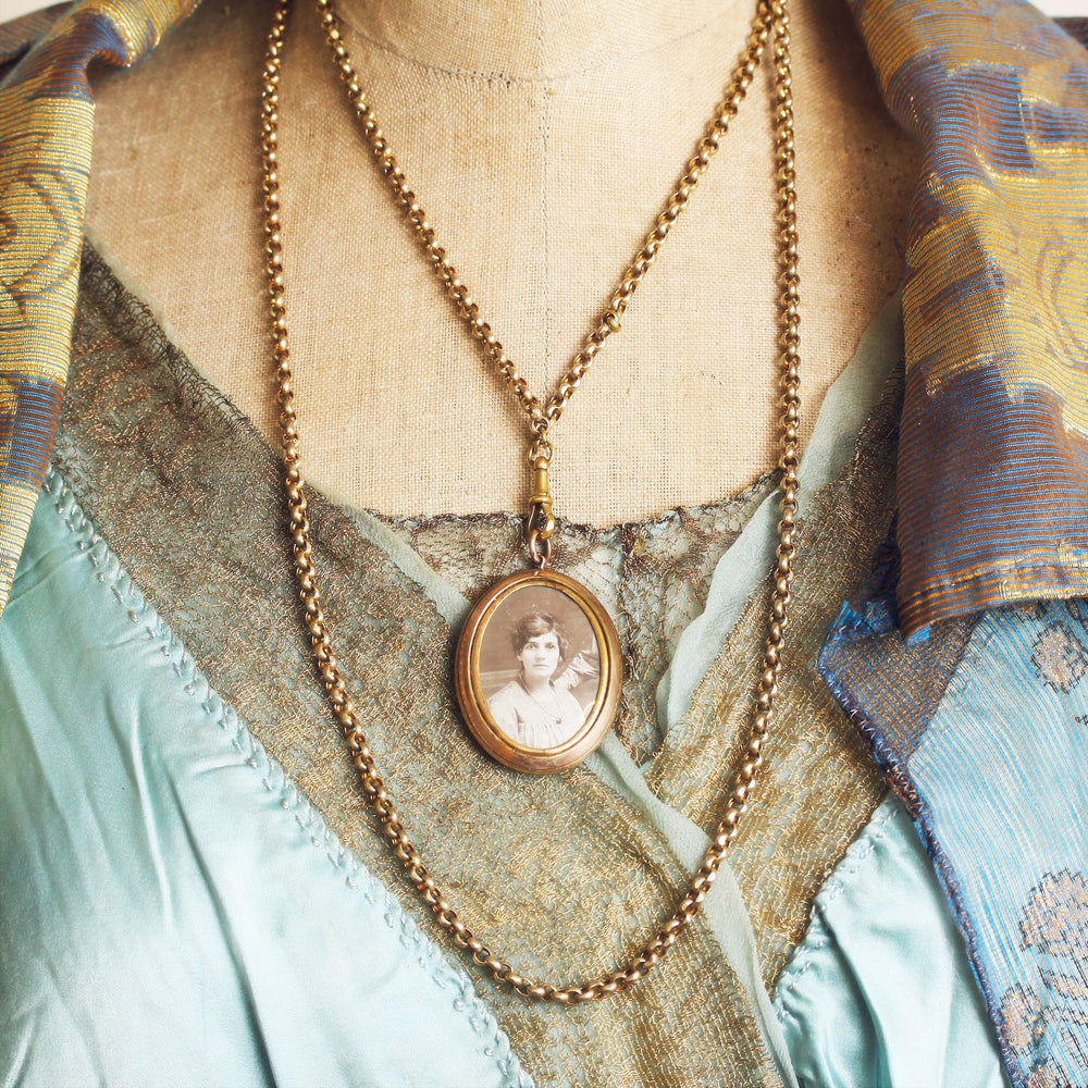 Locket Chean Antique Victorian Locket & Chain – Fetheray