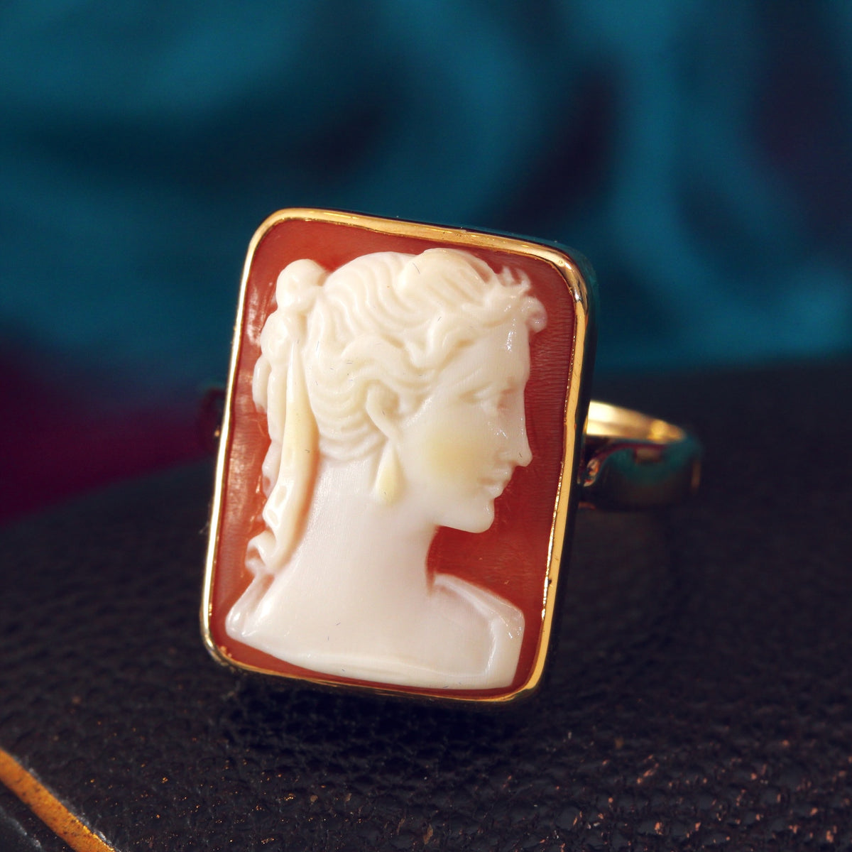Vintage Grecian Goddess Shell Cameo Ring