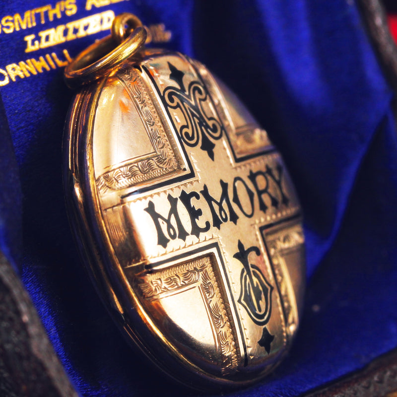 Antique Victorian 'IN MEMORY OF' Mourning Locket