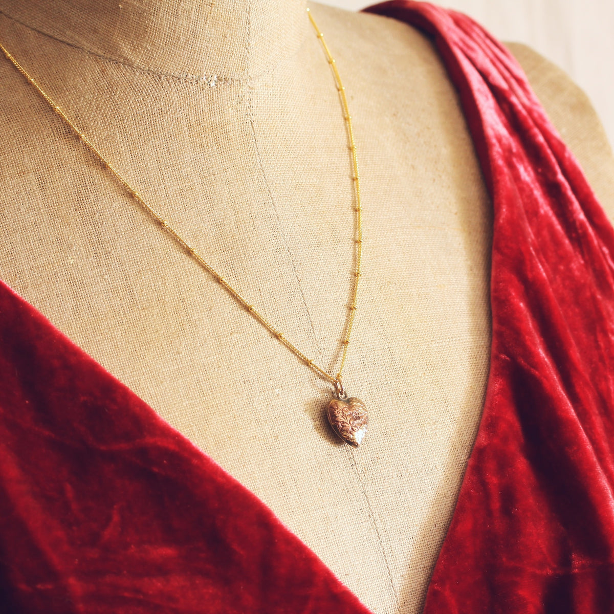 Vintage Date 1974 9ct Gold Heart Pendant