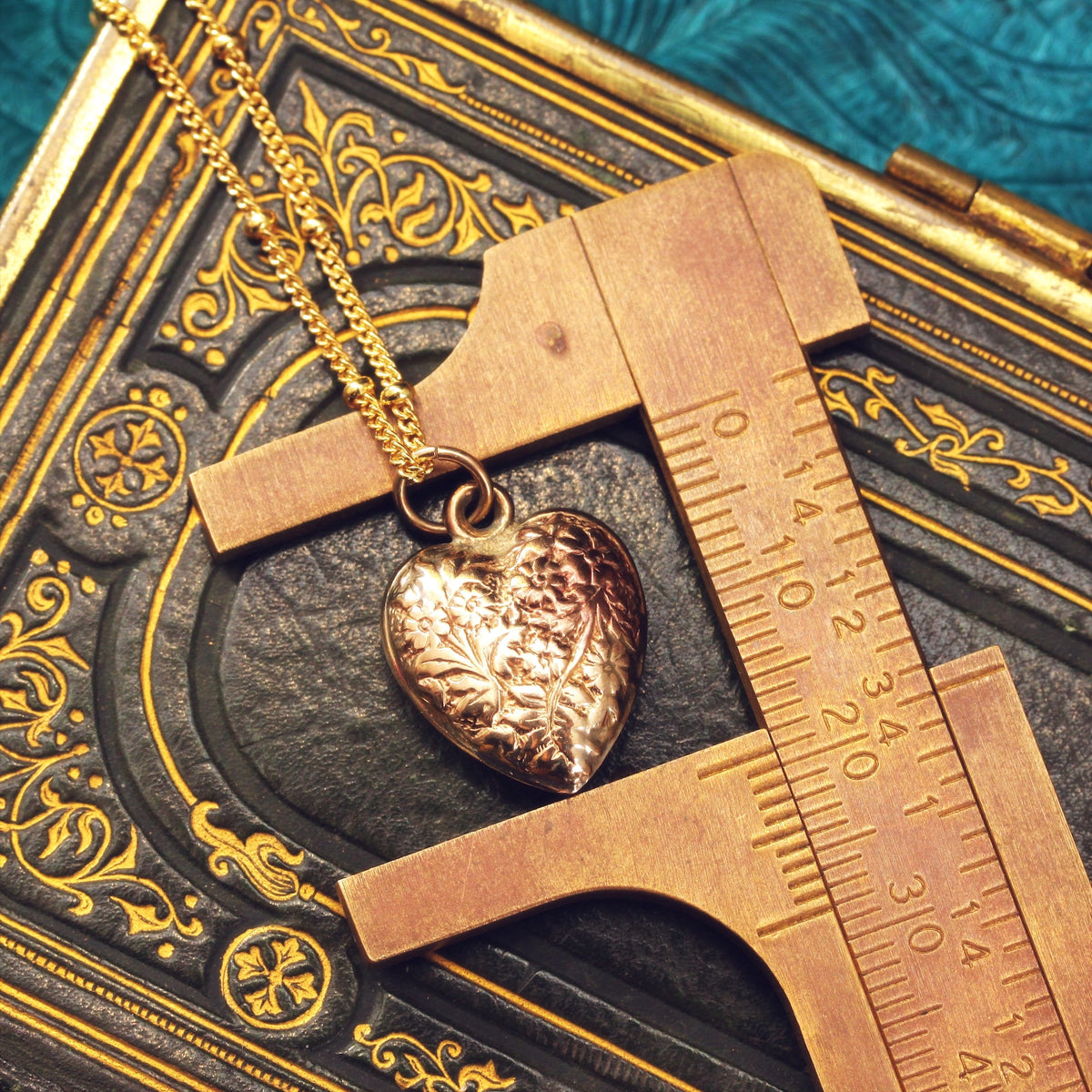 Vintage Date 1974 9ct Gold Heart Pendant