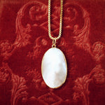 Circa 1750 18ct Gold 'Coque de Perle'
