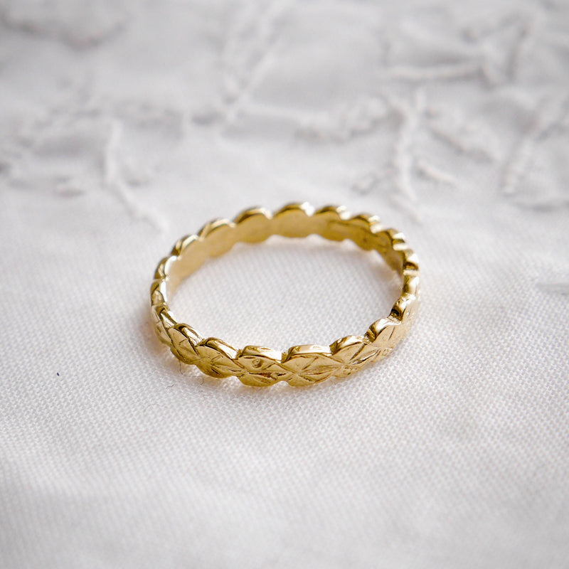 Vintage Style 'Leaves' Gold Wedding Ring