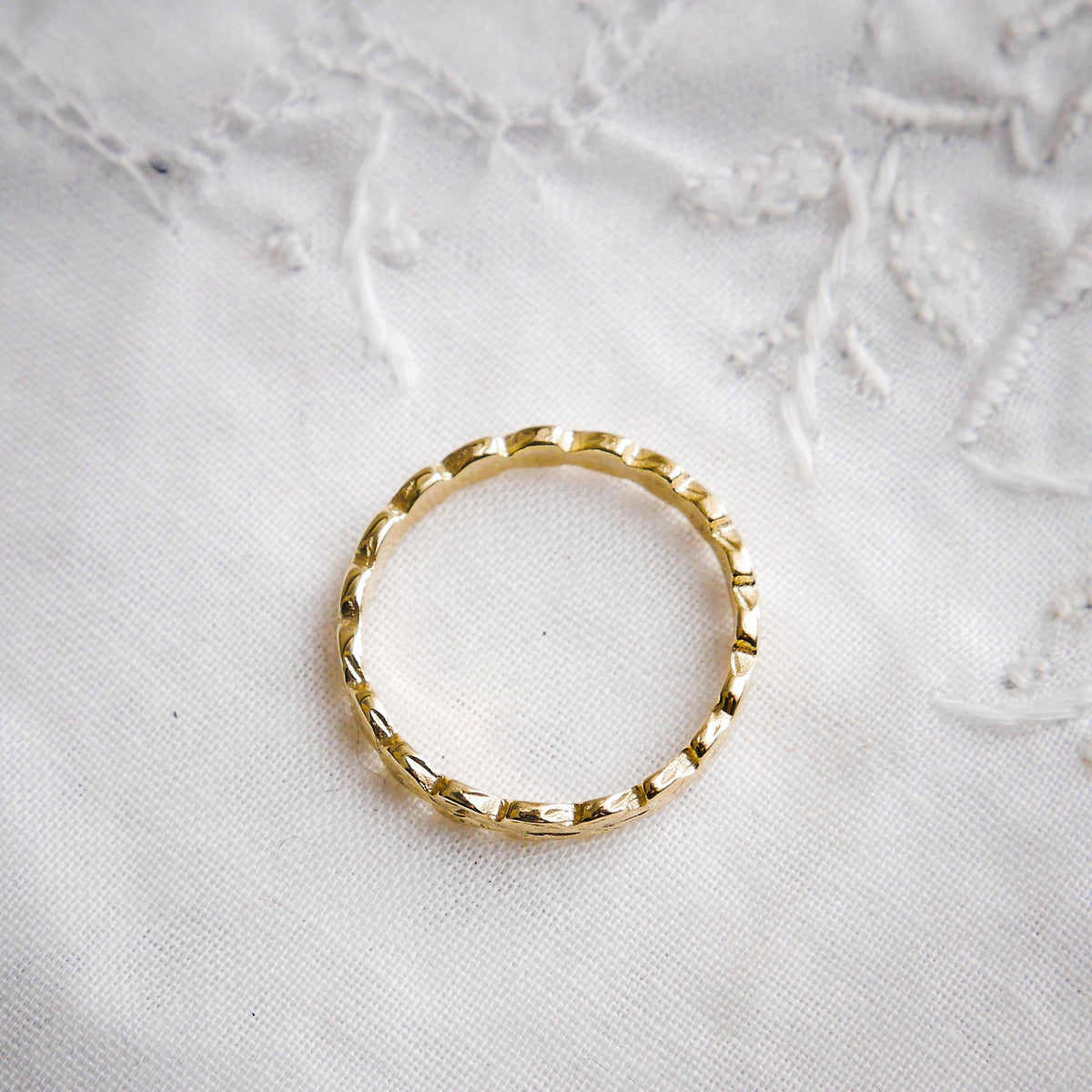 Vintage Style 'Leaves' Gold Wedding Ring