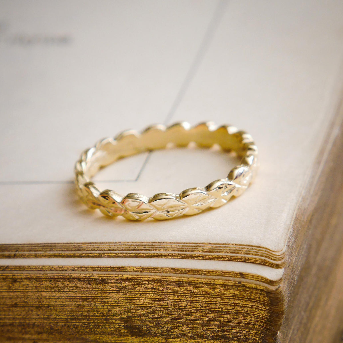 Vintage Style 'Leaves' Gold Wedding Ring