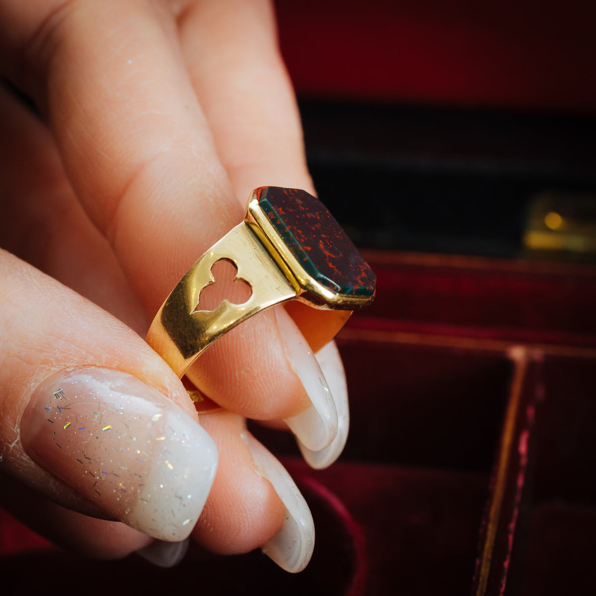 Noble Circa 1900 Arts & Crafts 18ct Gold Heliotrope Gent's Signet Ring