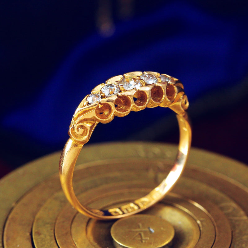 Premium Photo | Oxidized antique ring with gems render