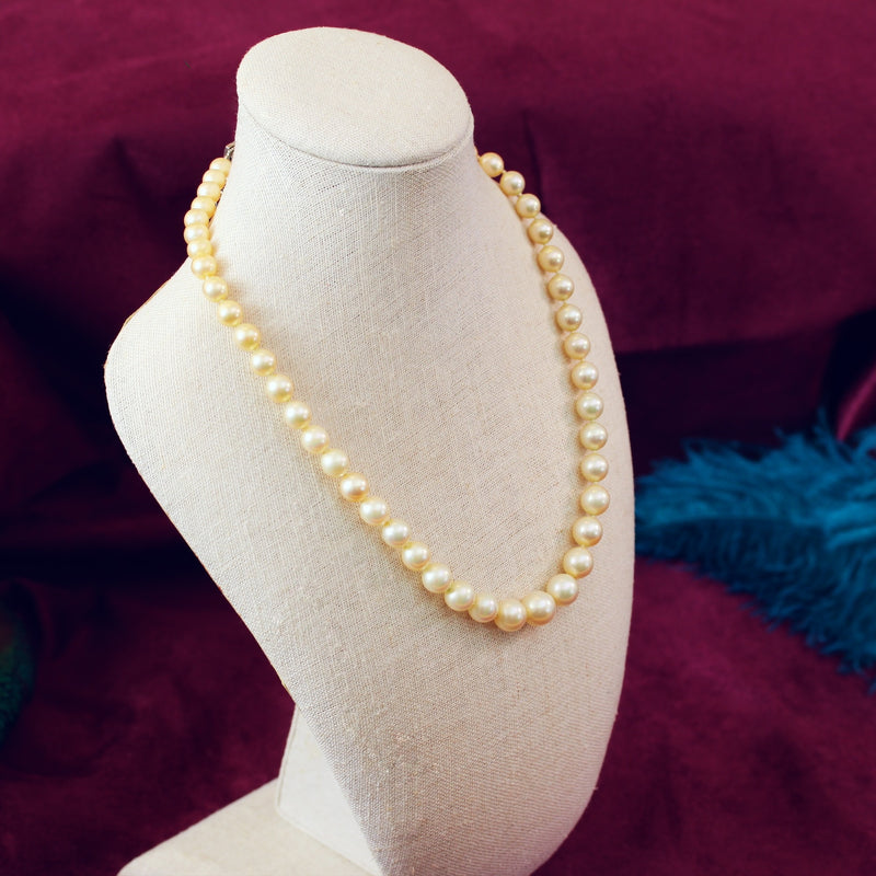 Lovely Quality Vintage Faux Pearl Necklace Fetheray