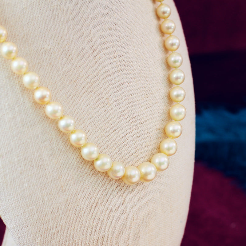 Lovely Quality Vintage Faux Pearl Necklace Fetheray