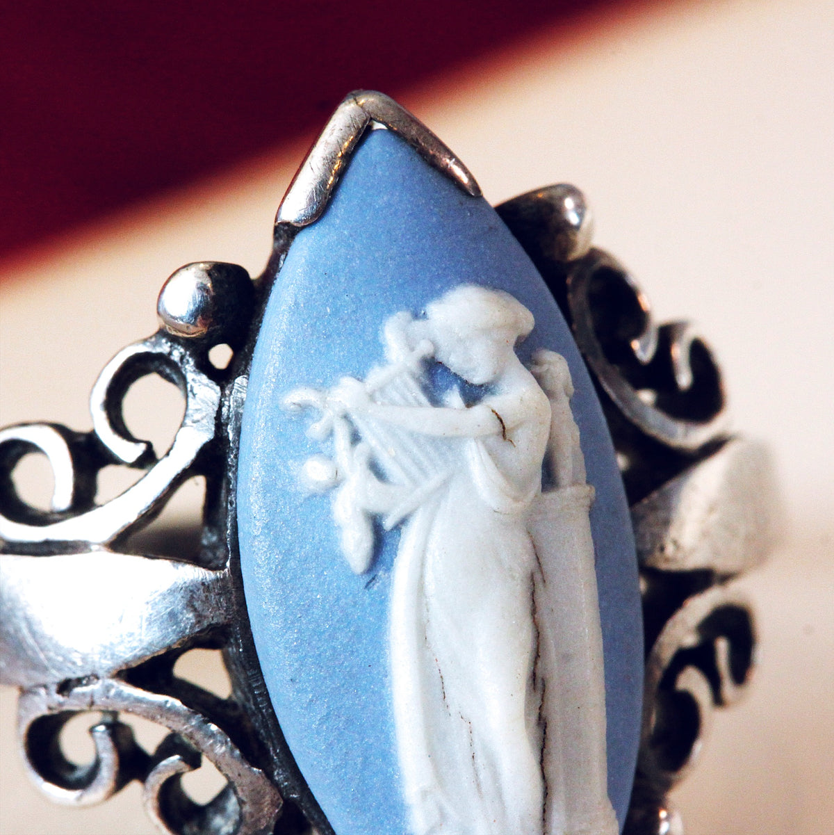 Date 1954 Vintage Wedgewood Dress Ring