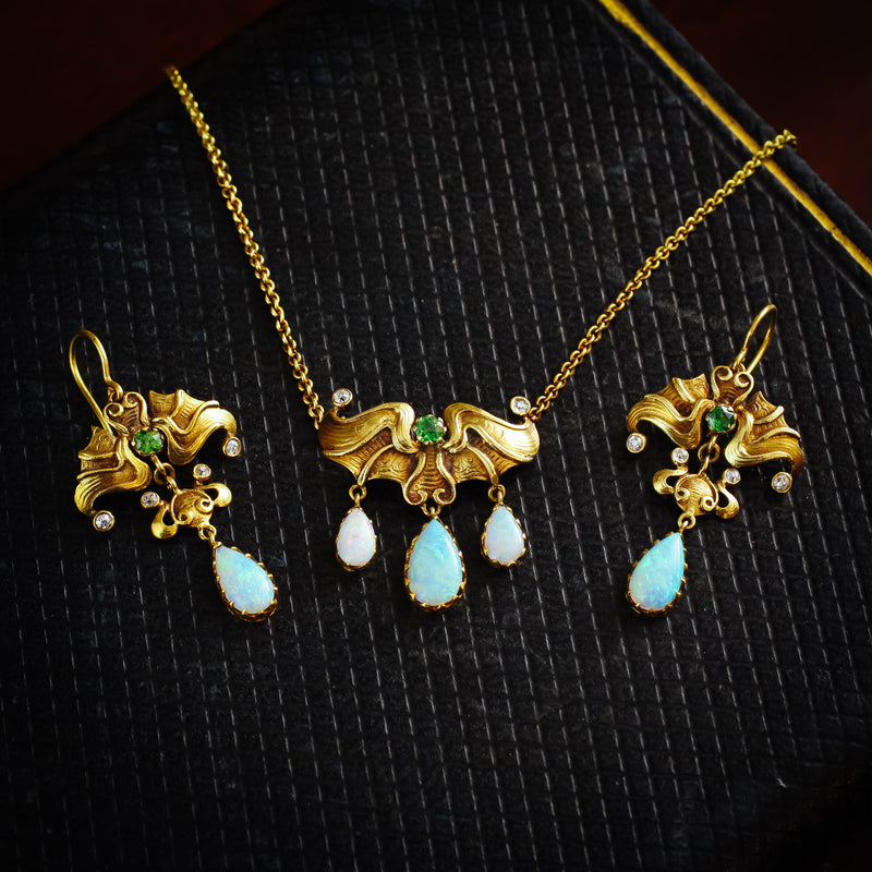 Ravishing Matching Set of Jugendstihl Art Nouveau Necklace and Earrings