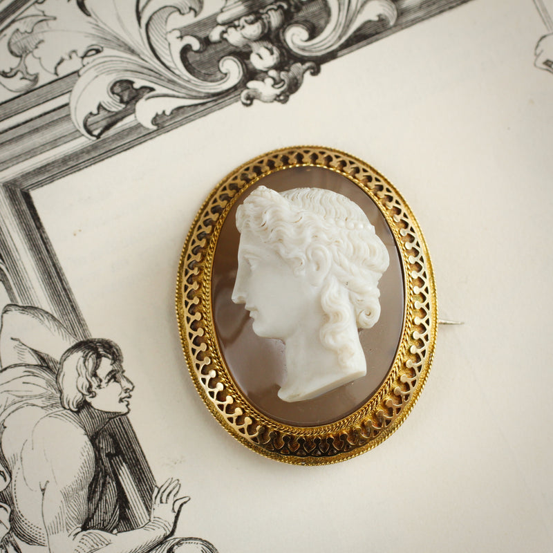 Majestic Superior Quality Antique Hardstone Cameo Brooch