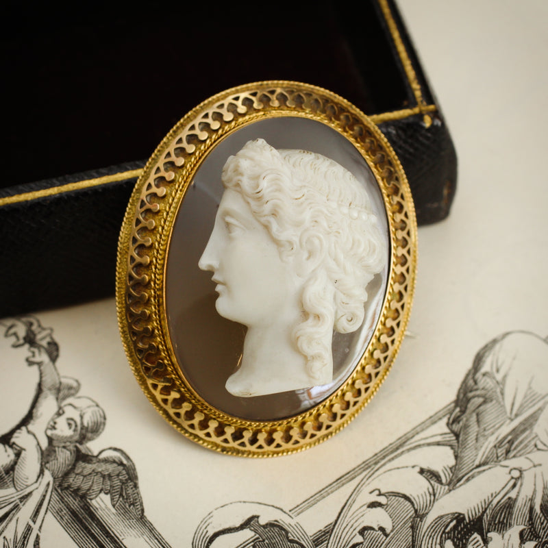 Majestic Superior Quality Antique Hardstone Cameo Brooch