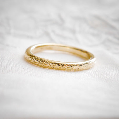 Vintage Style Blossom Garland Wedding Ring