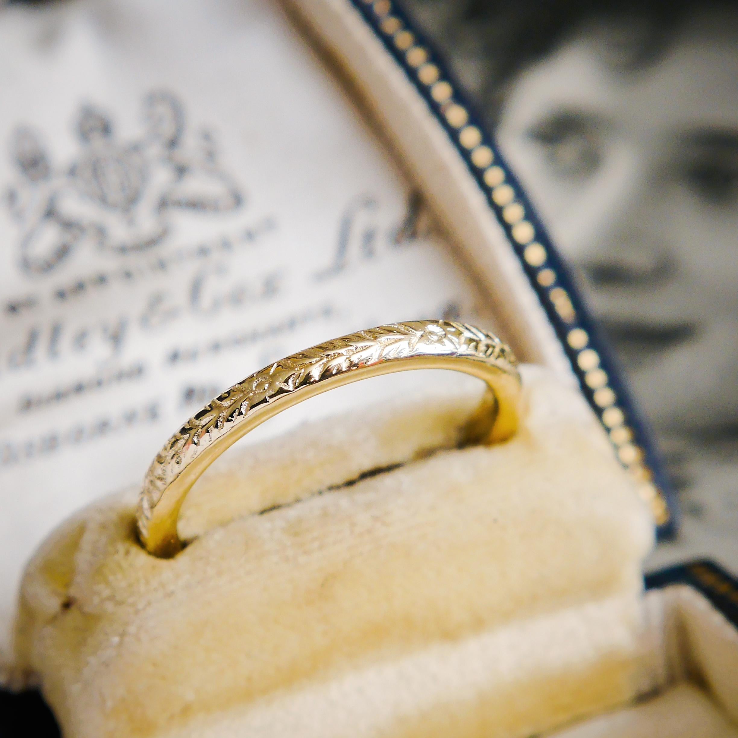 Size 'i.5'/ '4.5' Vintage Style Blossom Garland Wedding Ring