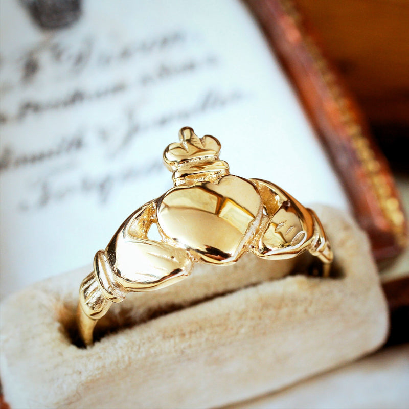 Antique Style 9ct Gold Claddagh Ring