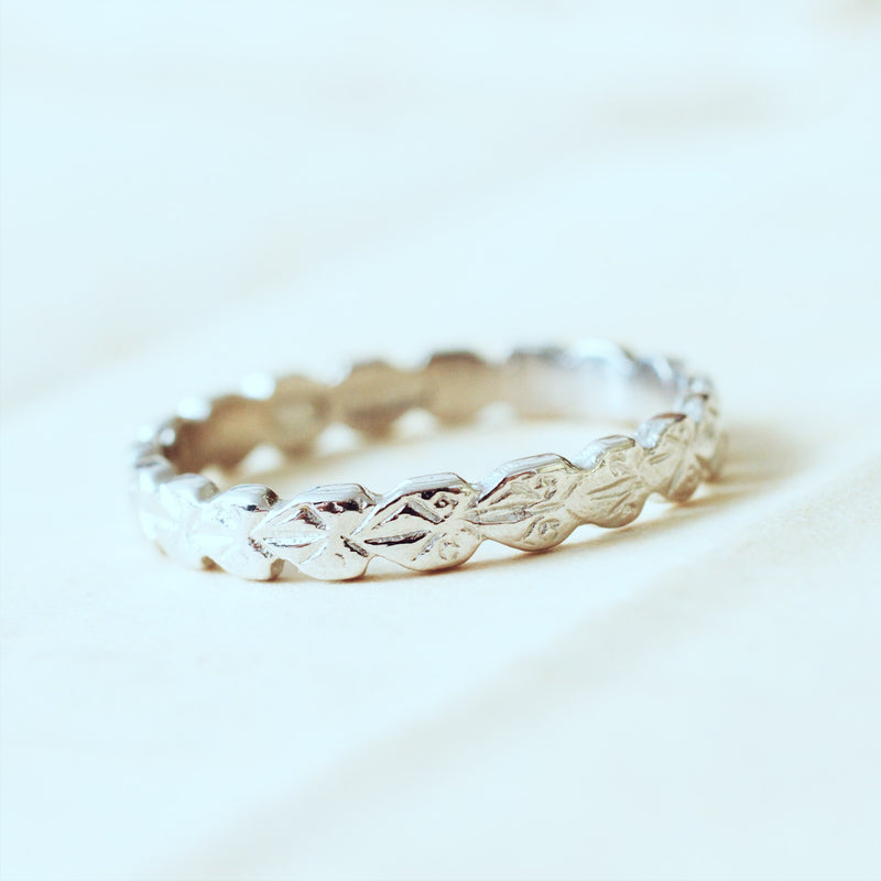 Vintage Style 'Leaves' White Gold Wedding Ring