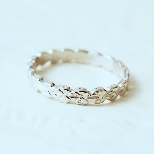 Vintage Style 'Leaves' White Gold Wedding Ring